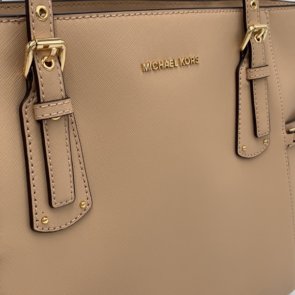 MICHAEL KORS Voyager East West OYSTER COLOR - Picture 3 of 15